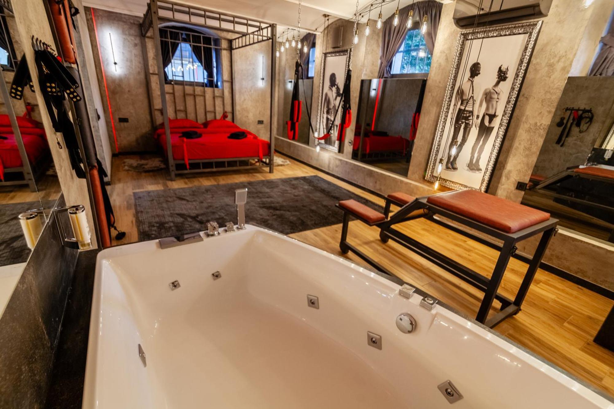 לבוב Royal Hot Jucuzzi Apartment מראה חיצוני תמונה