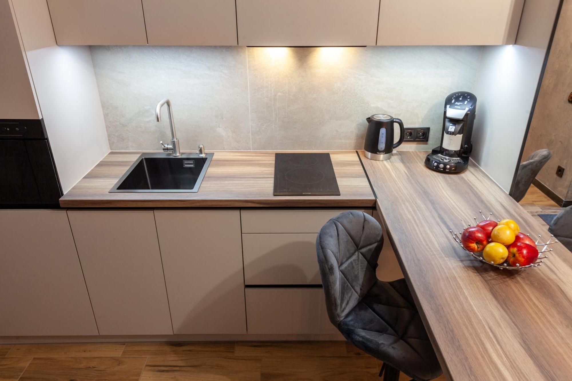 לבוב Royal Hot Jucuzzi Apartment מראה חיצוני תמונה
