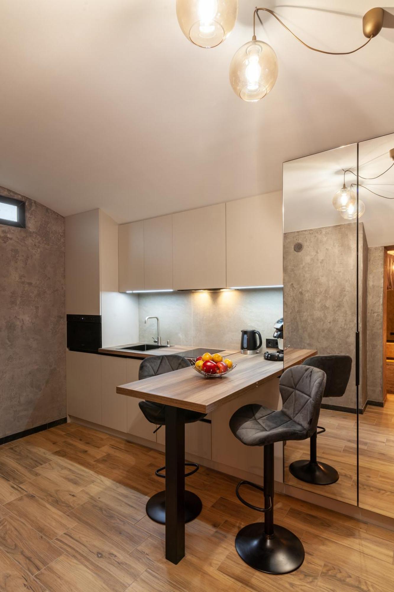 לבוב Royal Hot Jucuzzi Apartment מראה חיצוני תמונה